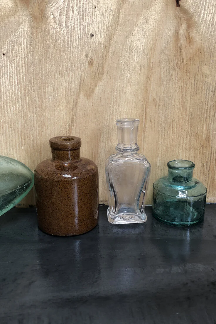 THOM19-vintage-glass-bottles-C15-004.jpg