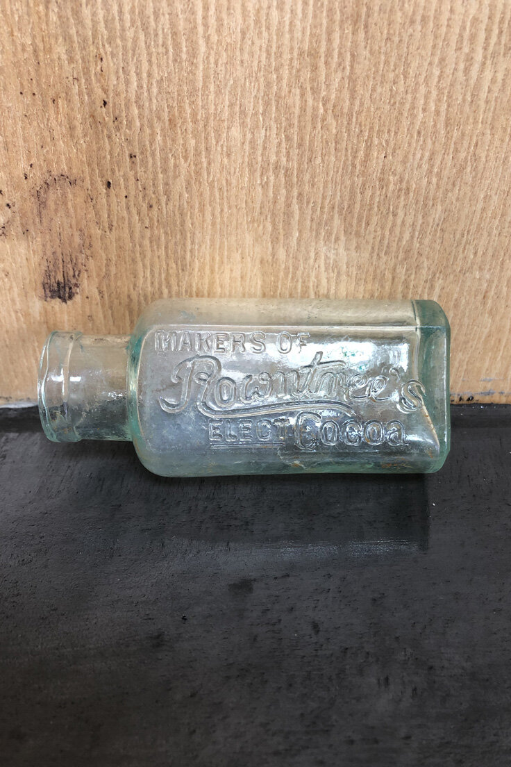 THOM19-vintage-glass-bottles-C15-005.jpg