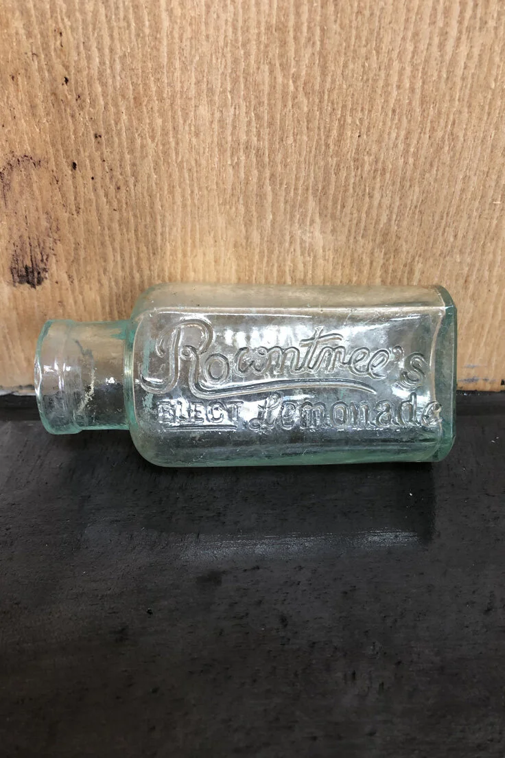 THOM19-vintage-glass-bottles-C15-006.jpg