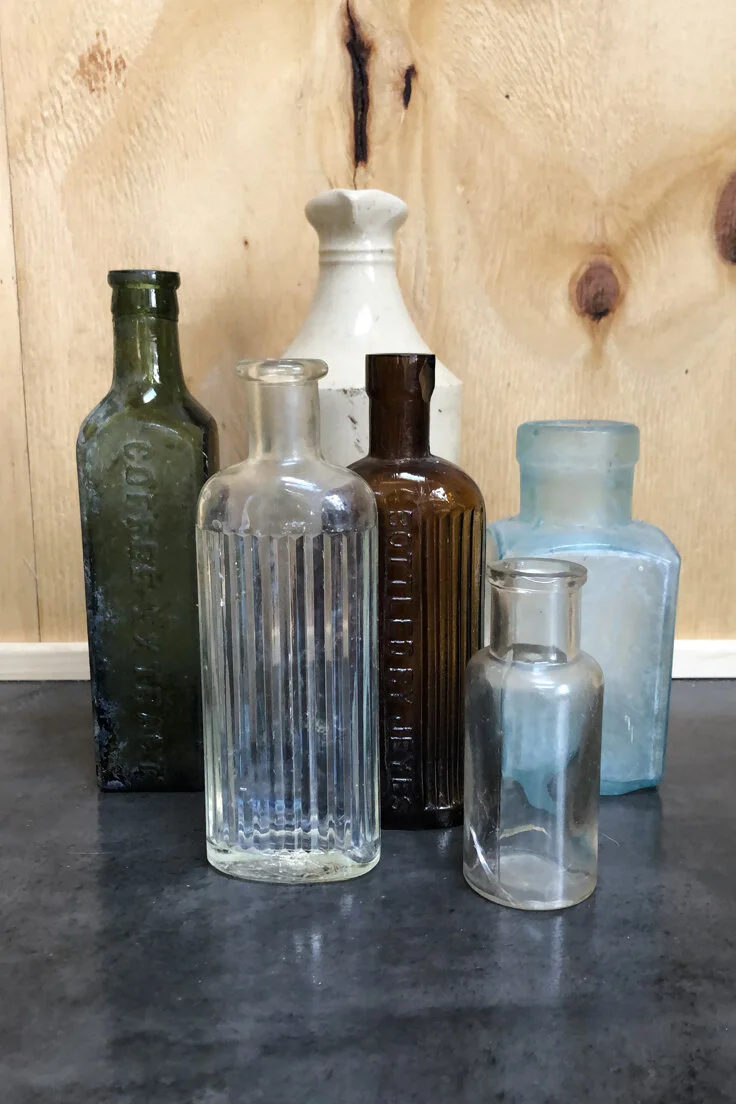 THOM20-vintage-glass-bottles-C16-001.jpg