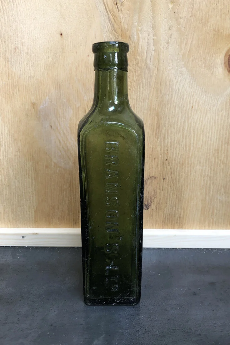 THOM20-vintage-glass-bottles-C16-006.jpg
