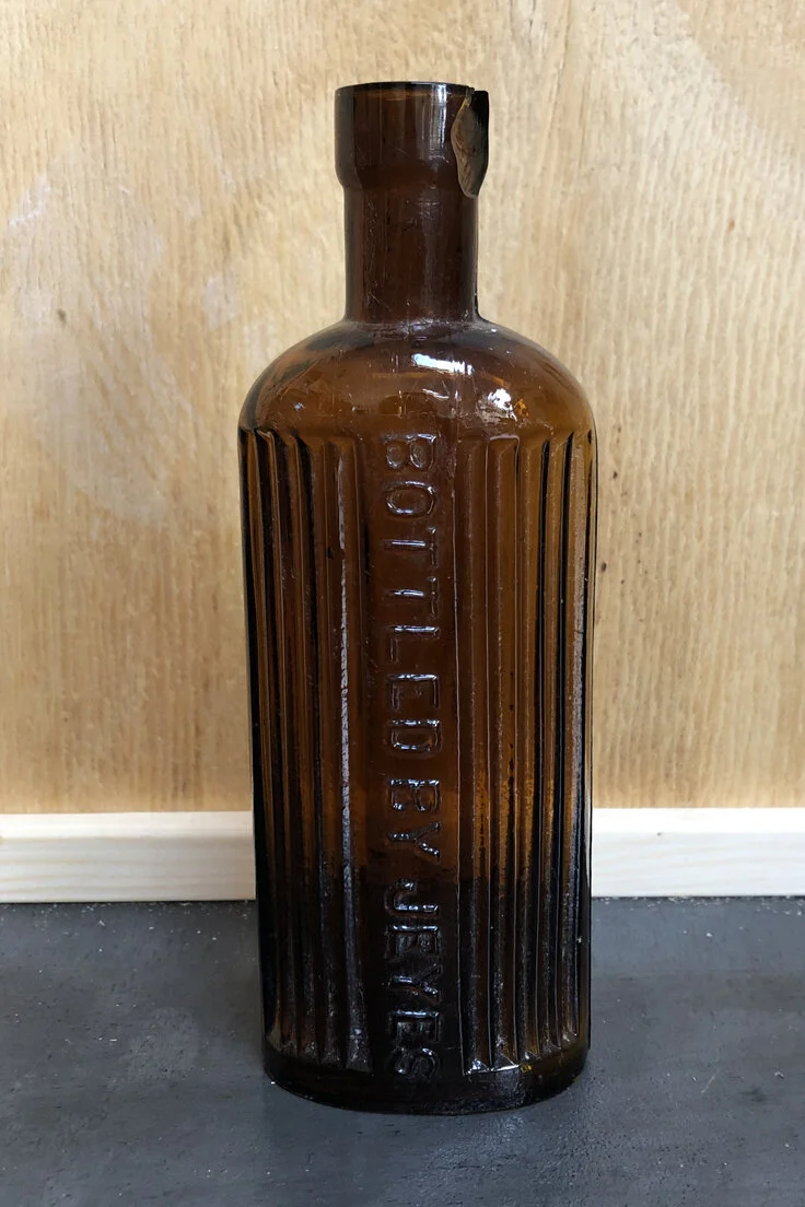 THOM20-vintage-glass-bottles-C16-007.jpg