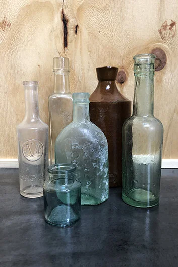 THOM20-vintage-glass-bottles-C17-001.jpg
