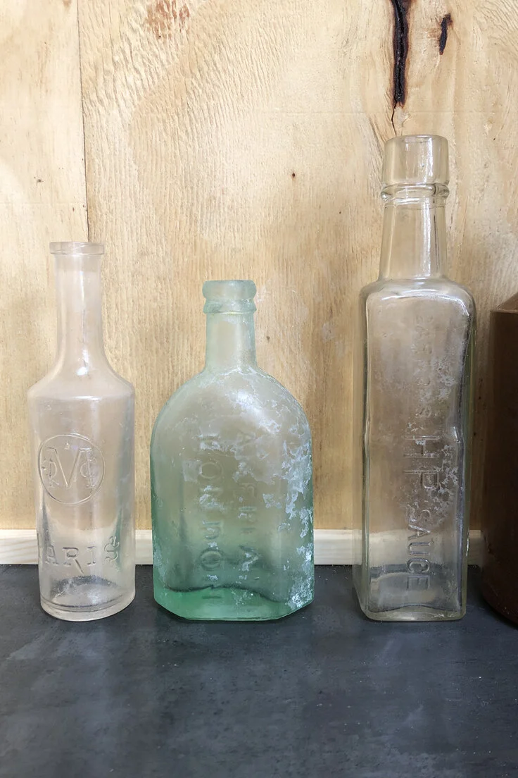 THOM20-vintage-glass-bottles-C17-003.jpg