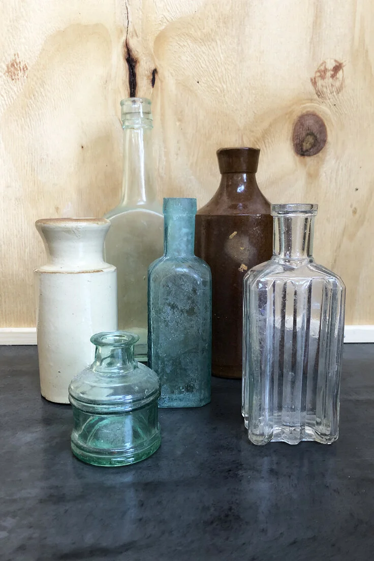 THOM20-vintage-glass-bottles-C18-001.jpg