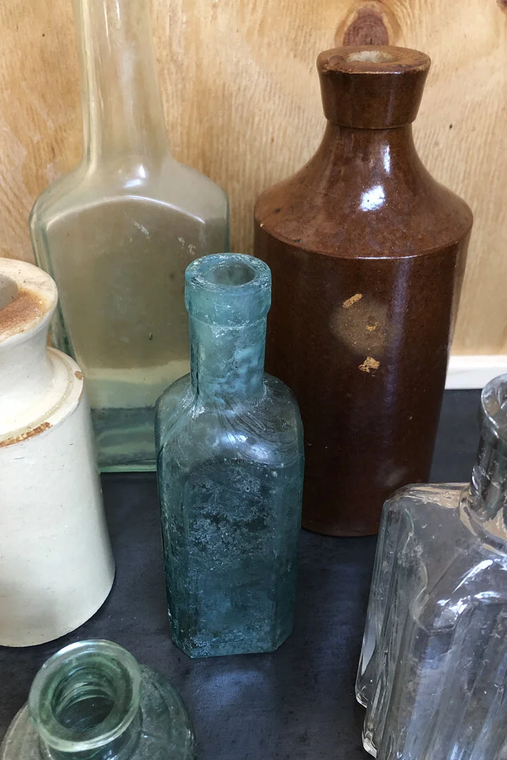 THOM20-vintage-glass-bottles-C18-002.jpg