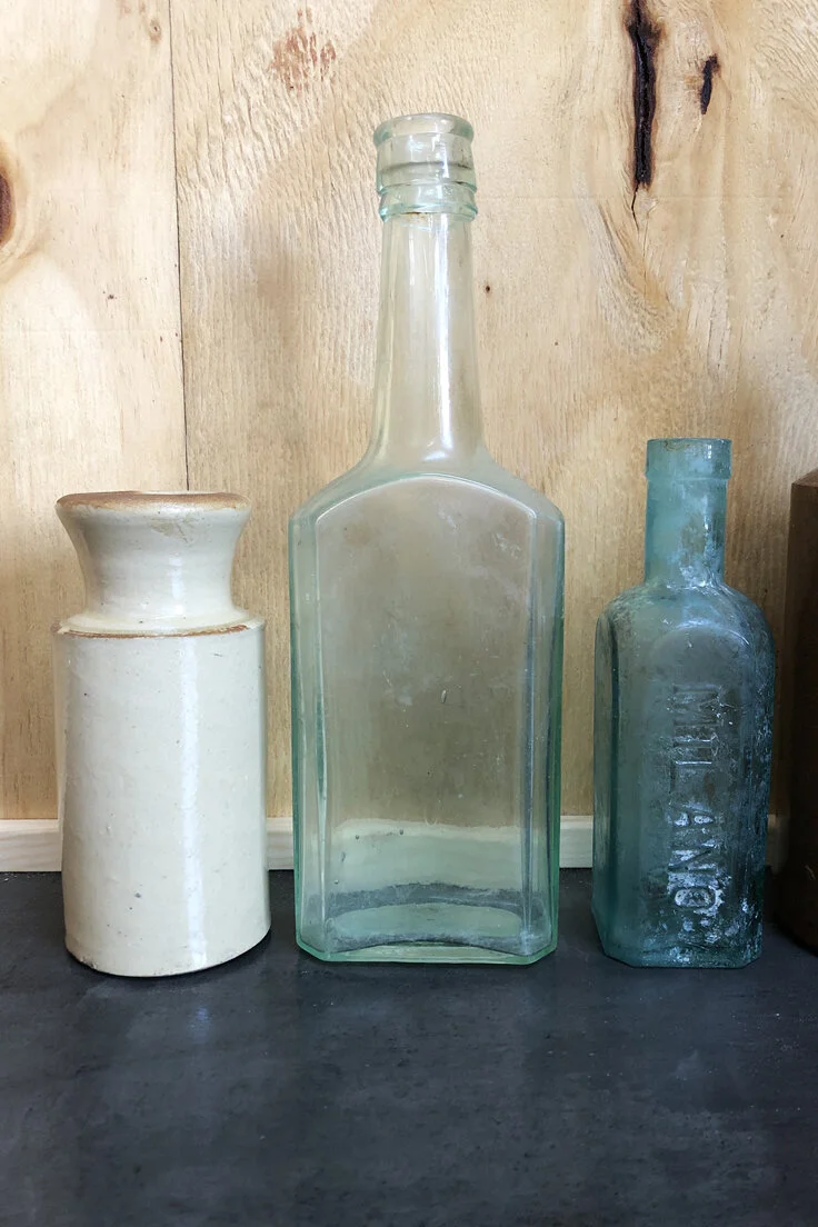 THOM20-vintage-glass-bottles-C18-003.jpg