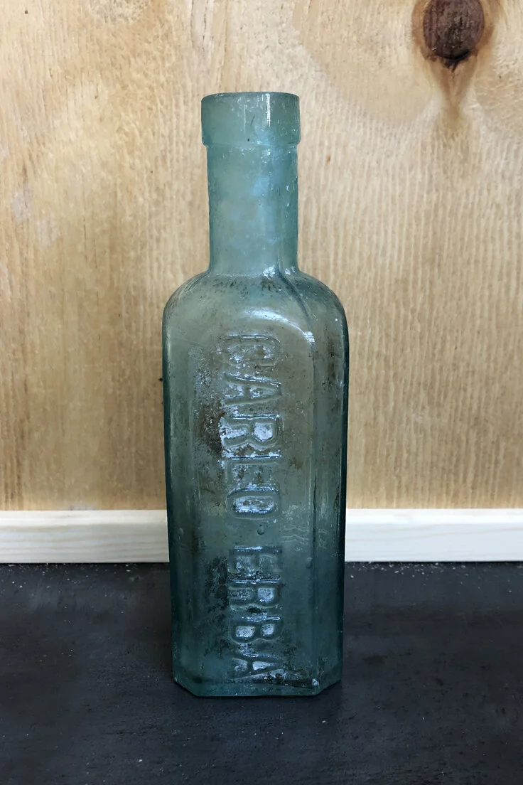 THOM20-vintage-glass-bottles-C18-006.jpg