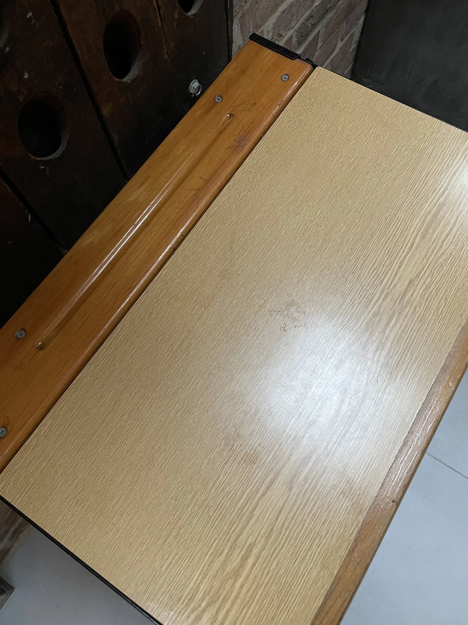Vintage_School_Desk_05h.jpg