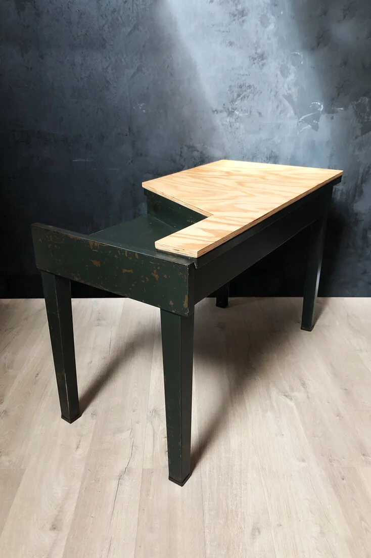 THOM20_Midcentury-Industrial-Metal-Desk-005.jpg