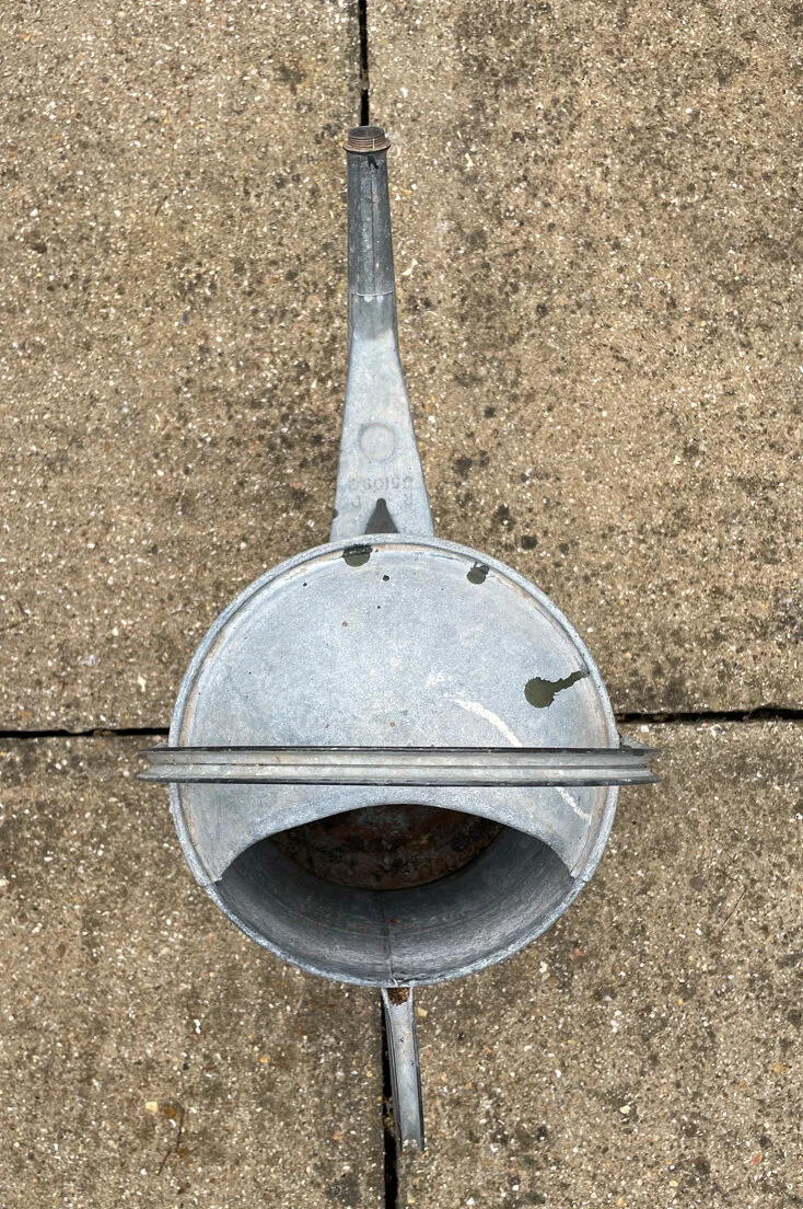 THOM21-Galvanised-watering-can-C-03.jpg