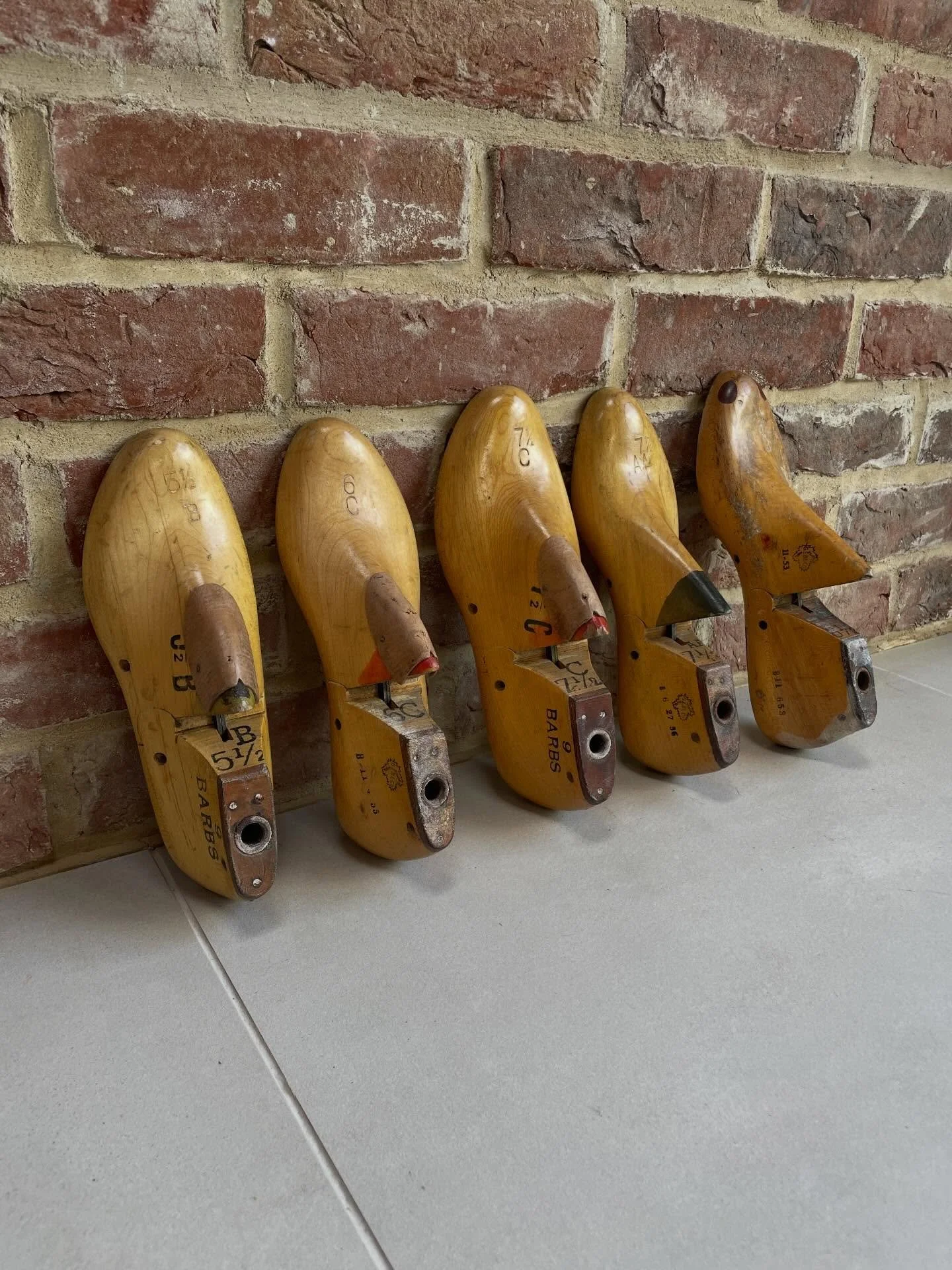 Vintage American Shoe lasts. Great display pieces. 👣 #vintageclothing #vintageshoes #shoedisplay #vintagehome #vintageshoelasts