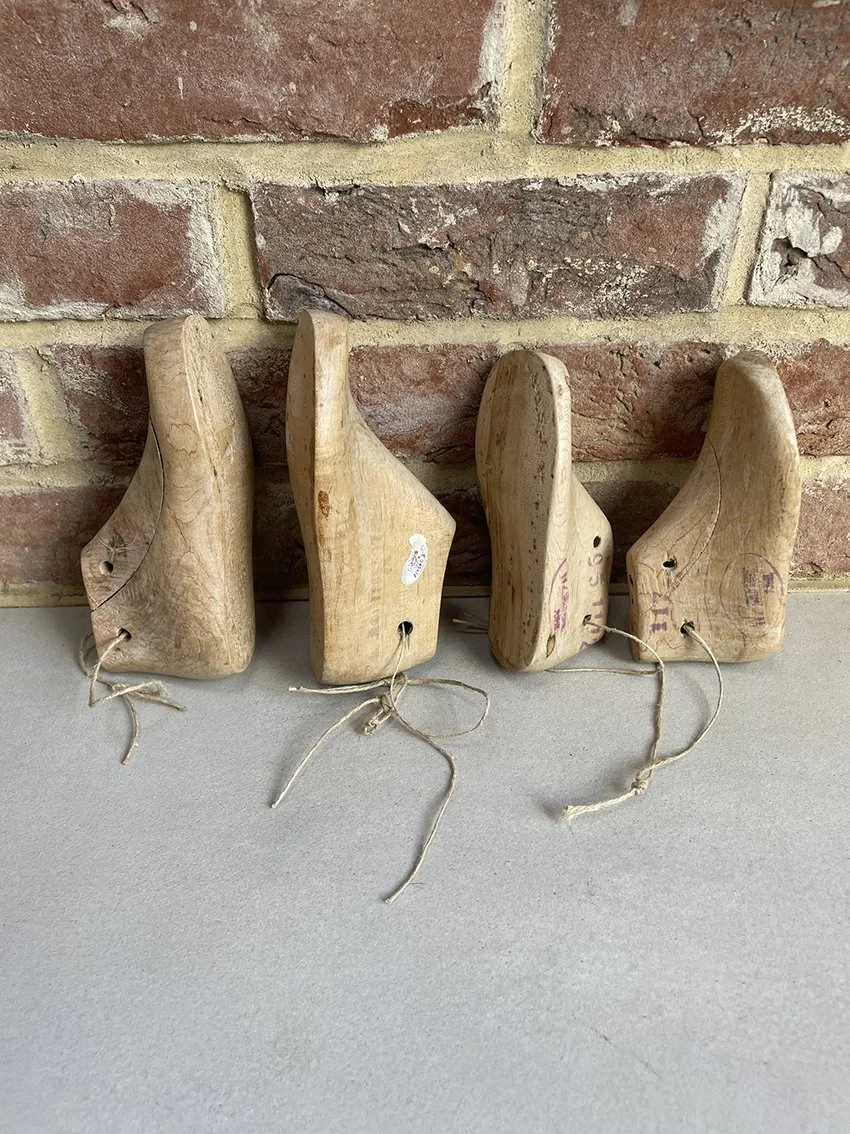 Vintage_shoelast_set_01c.jpg