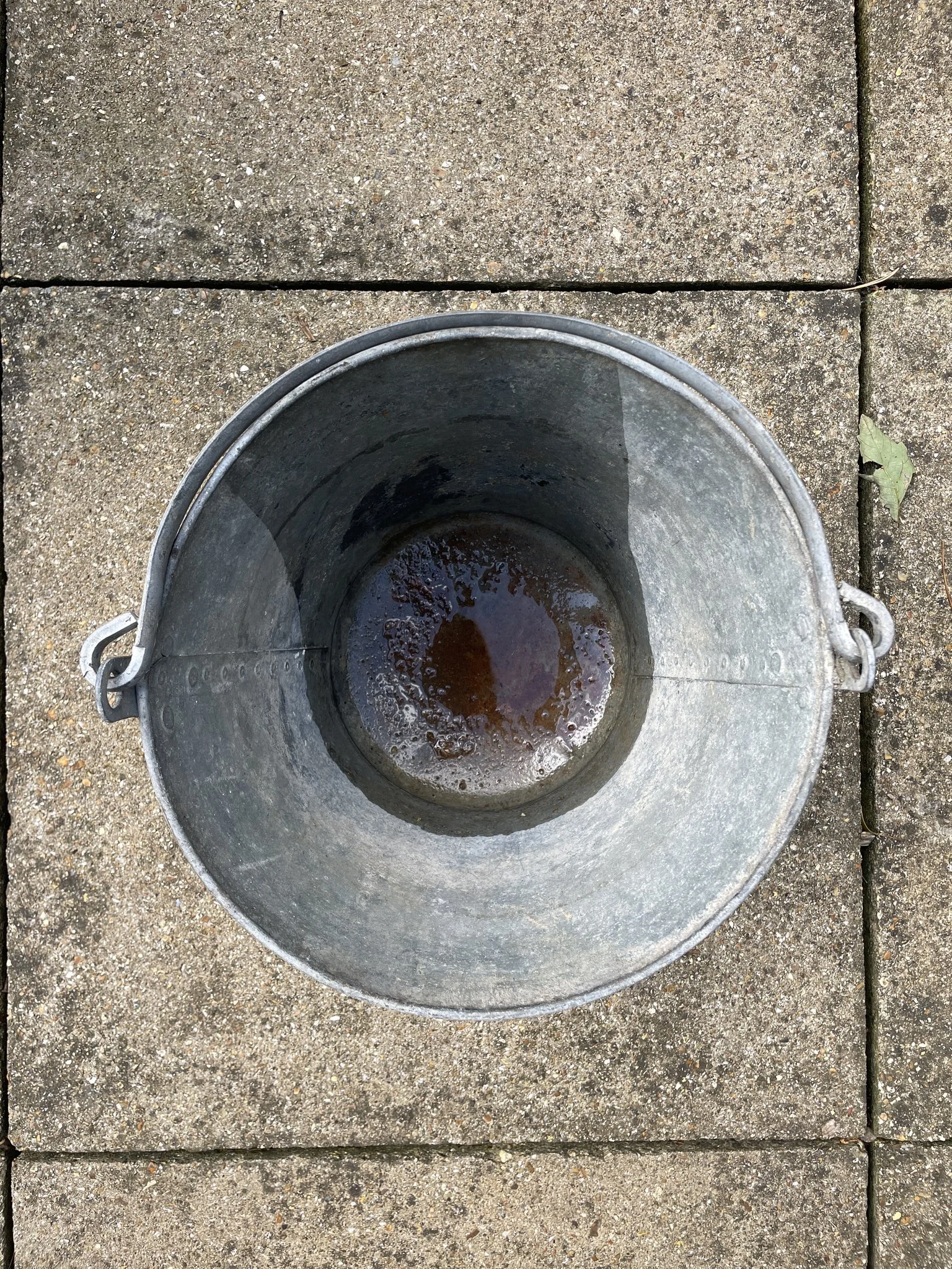 Vintage_galvanised_bucket_01b.jpg