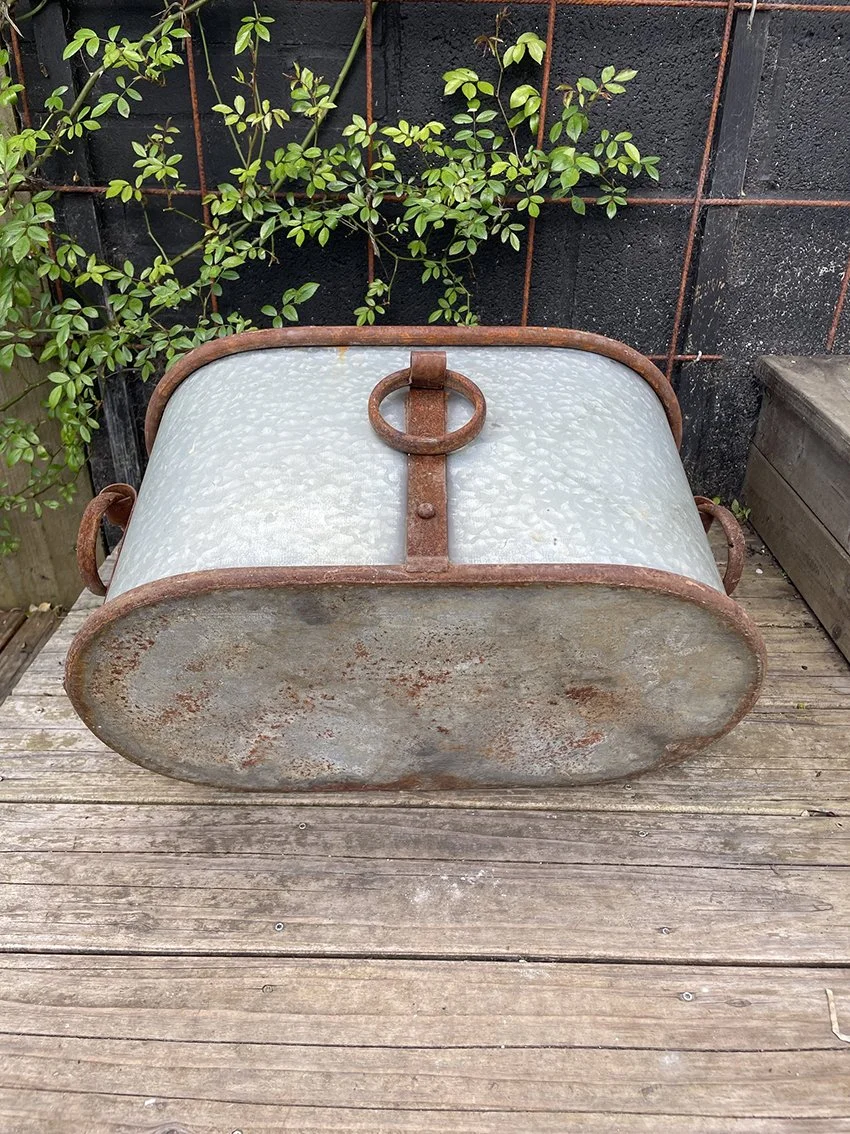 Galvanised_oval_trough_1d.jpg