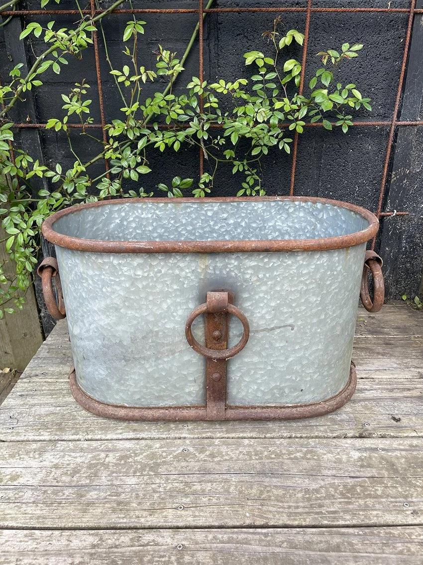 Galvanised_oval_trough_1a.jpg