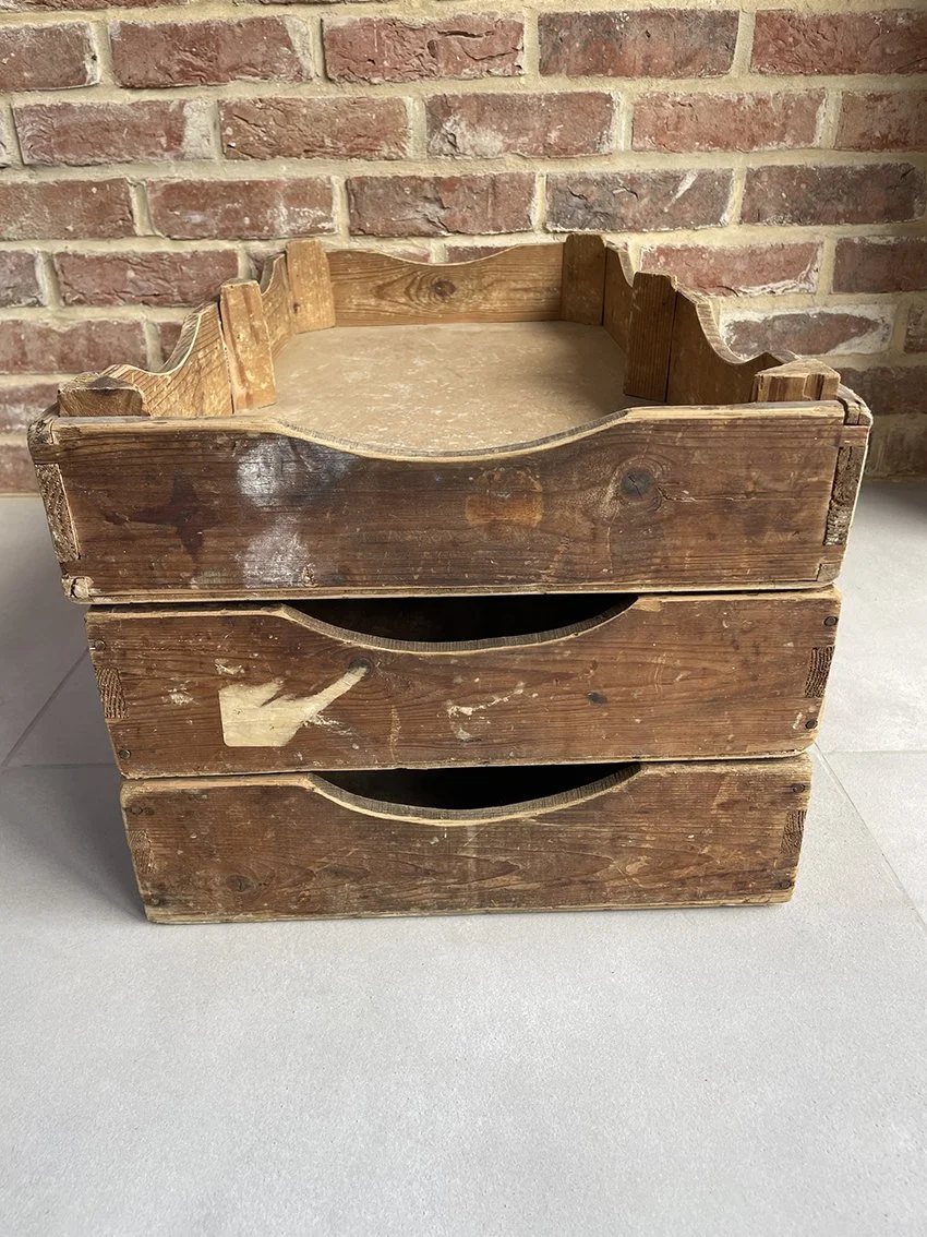 Vintage_Bronnley_crate_01h.jpg