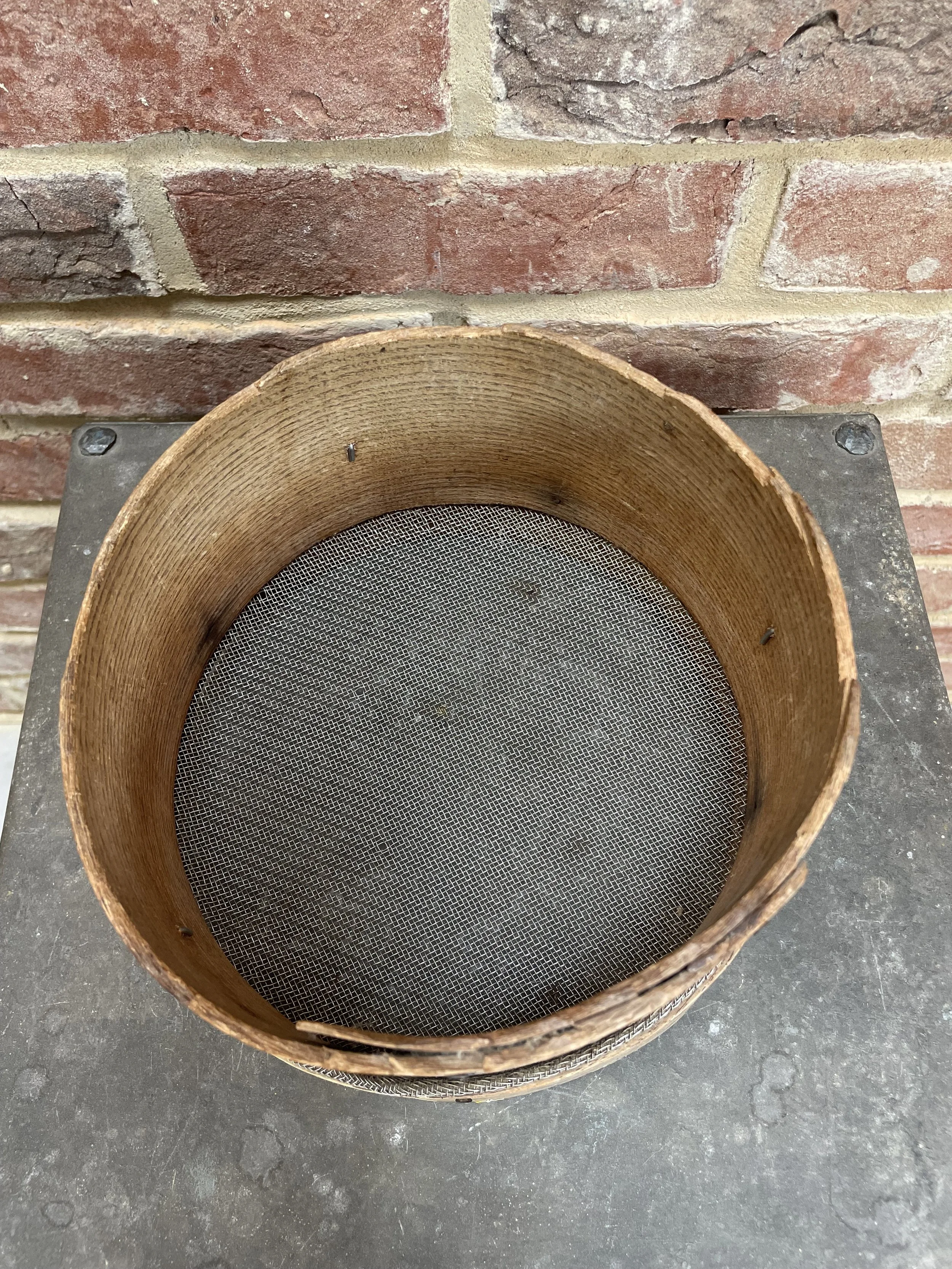 Vintage_wooden_sieve_01c.jpeg