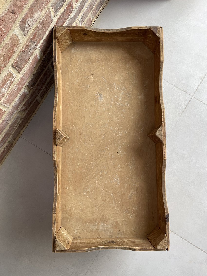 Vintage_Bronnley_crate_01c.jpg
