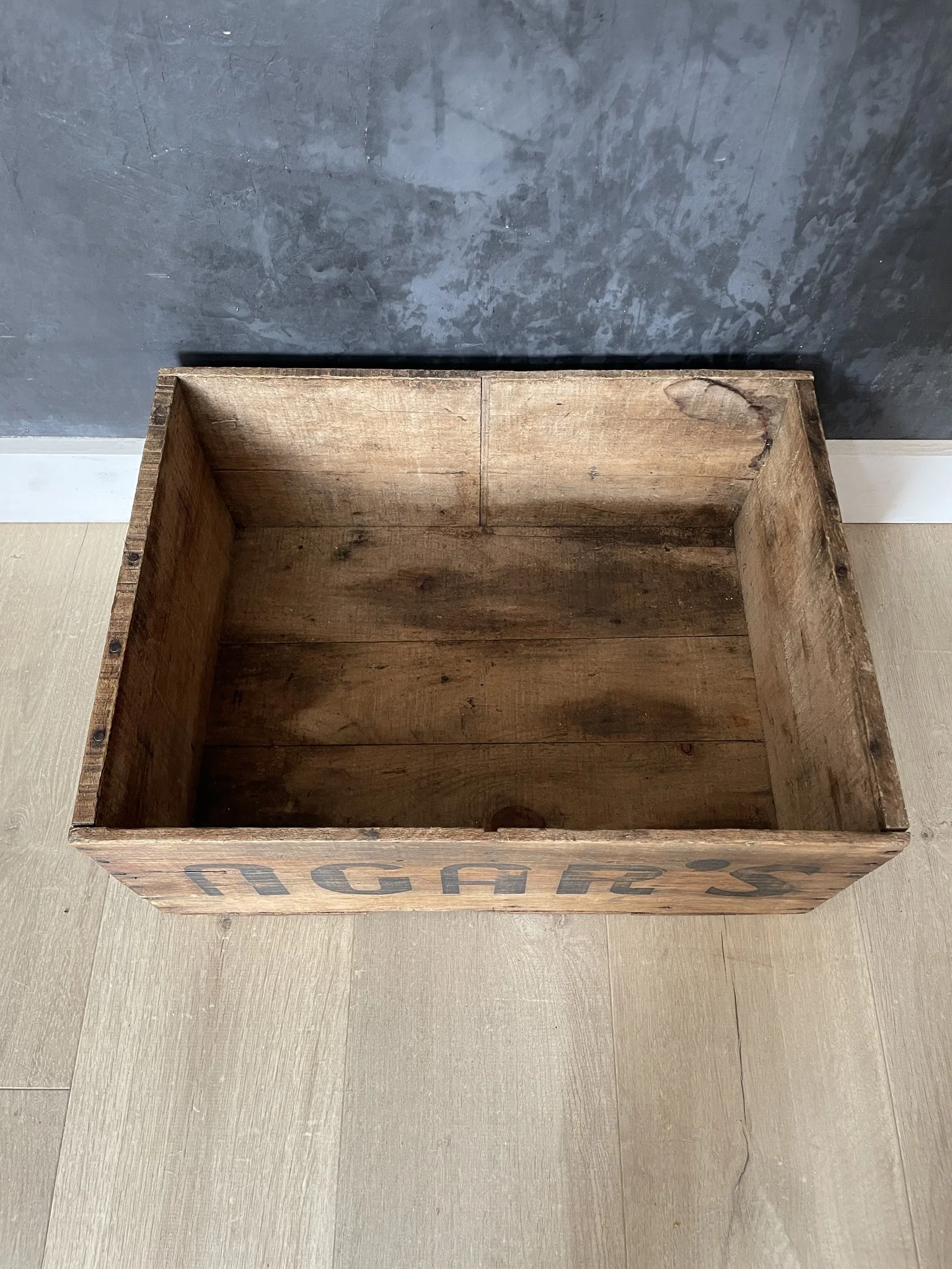 Vintage_wooden_agars_crate_01b.jpg