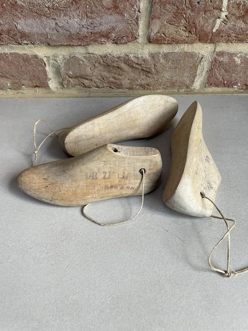 Vintage_shoelast_set_03b.jpg