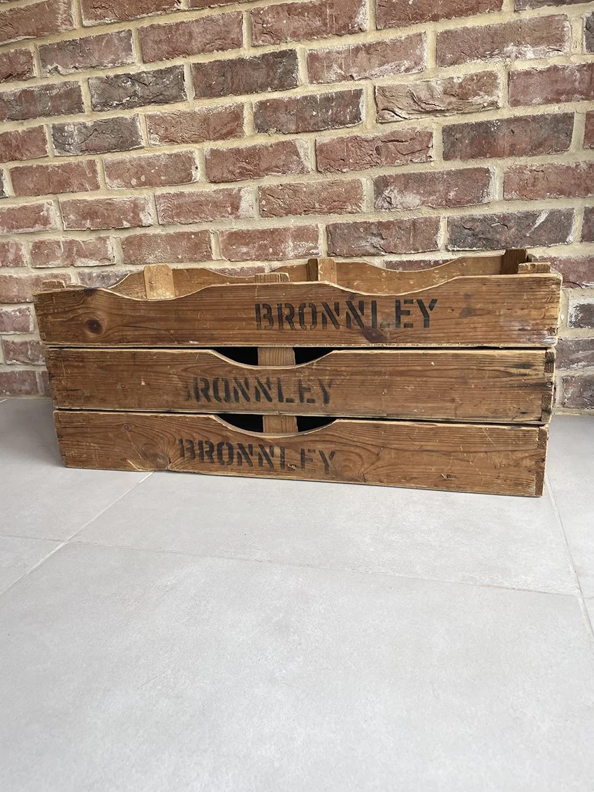 Vintage_Bronnley_crate_01g.jpg