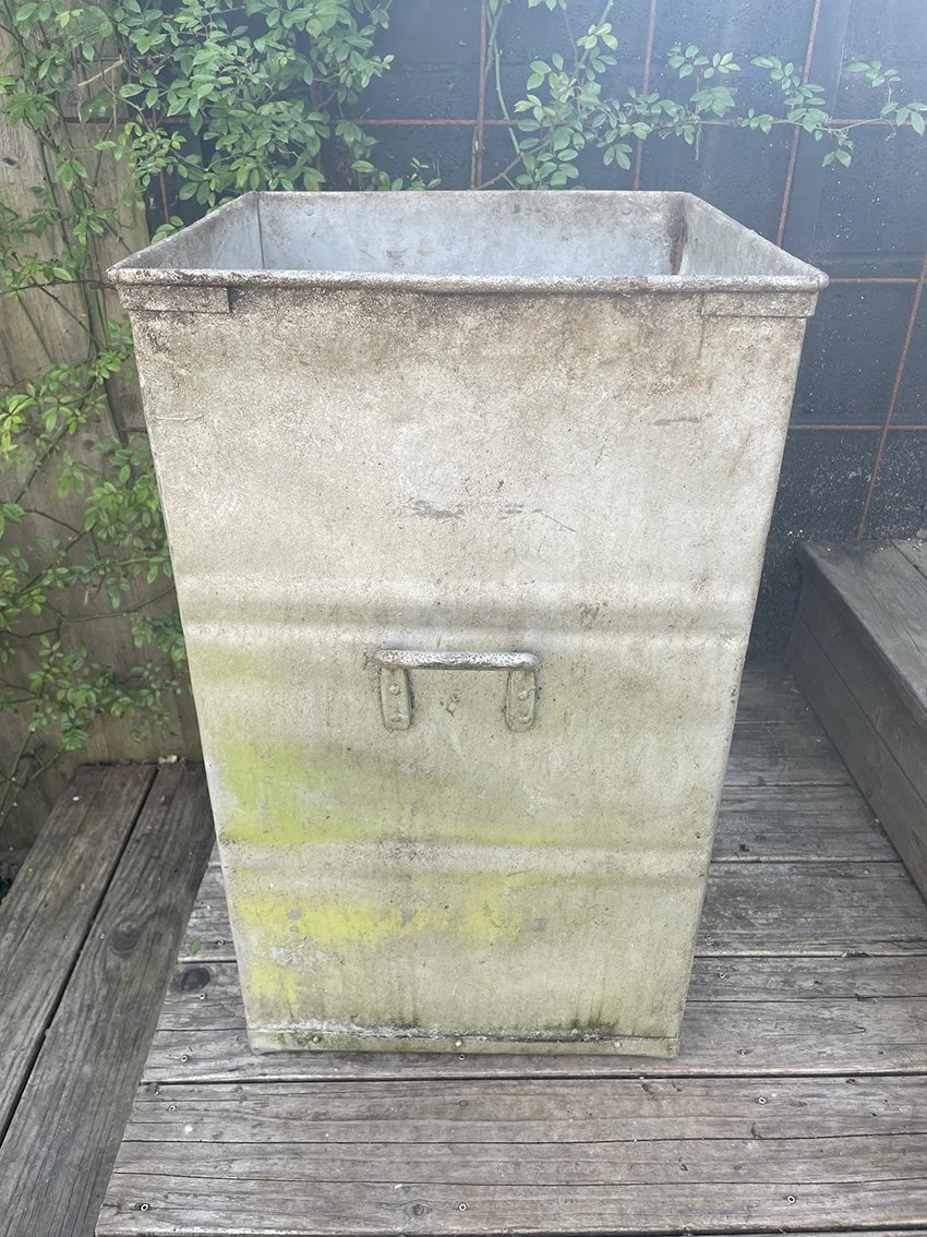 Galvanised_square_bin_1d.jpg
