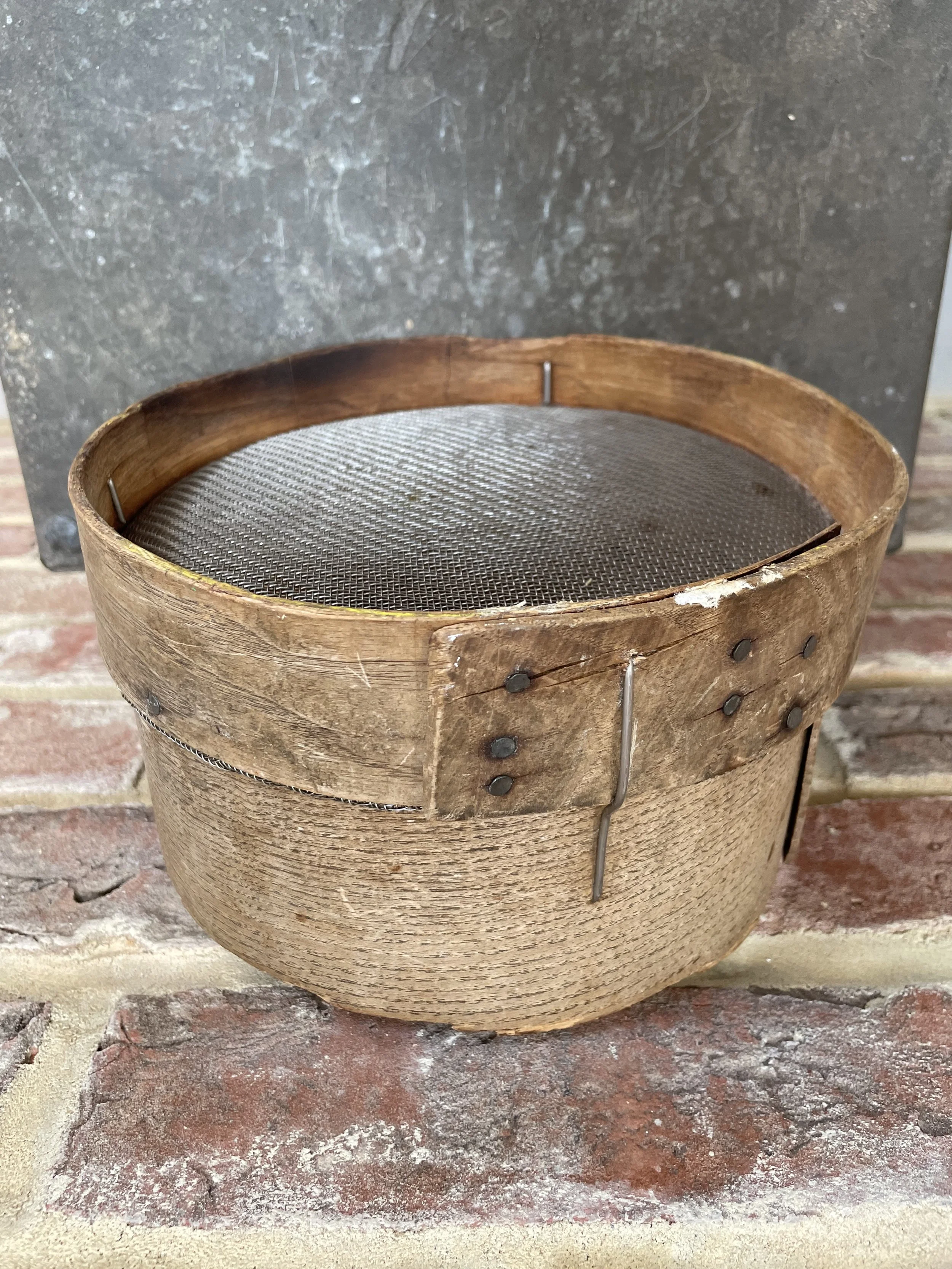 Vintage_wooden_sieve_01f.jpeg