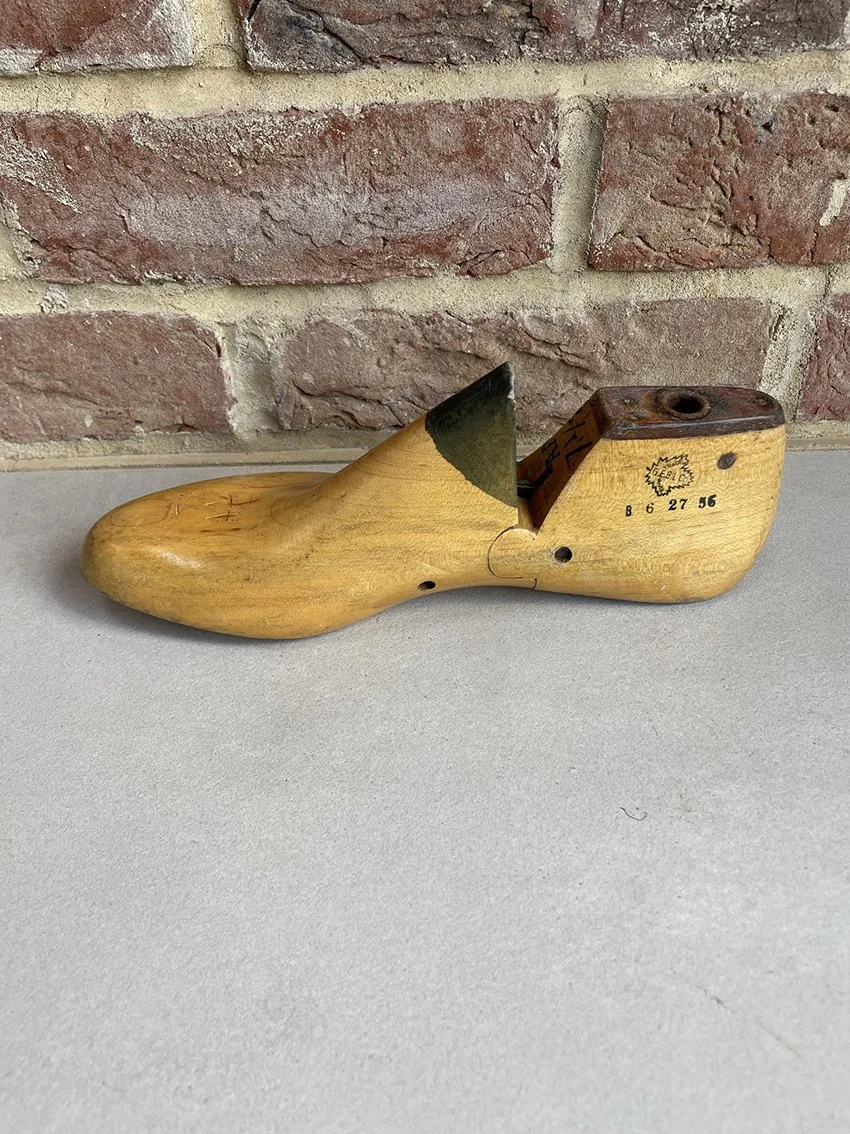 Vintage_shoelast_04b.jpg