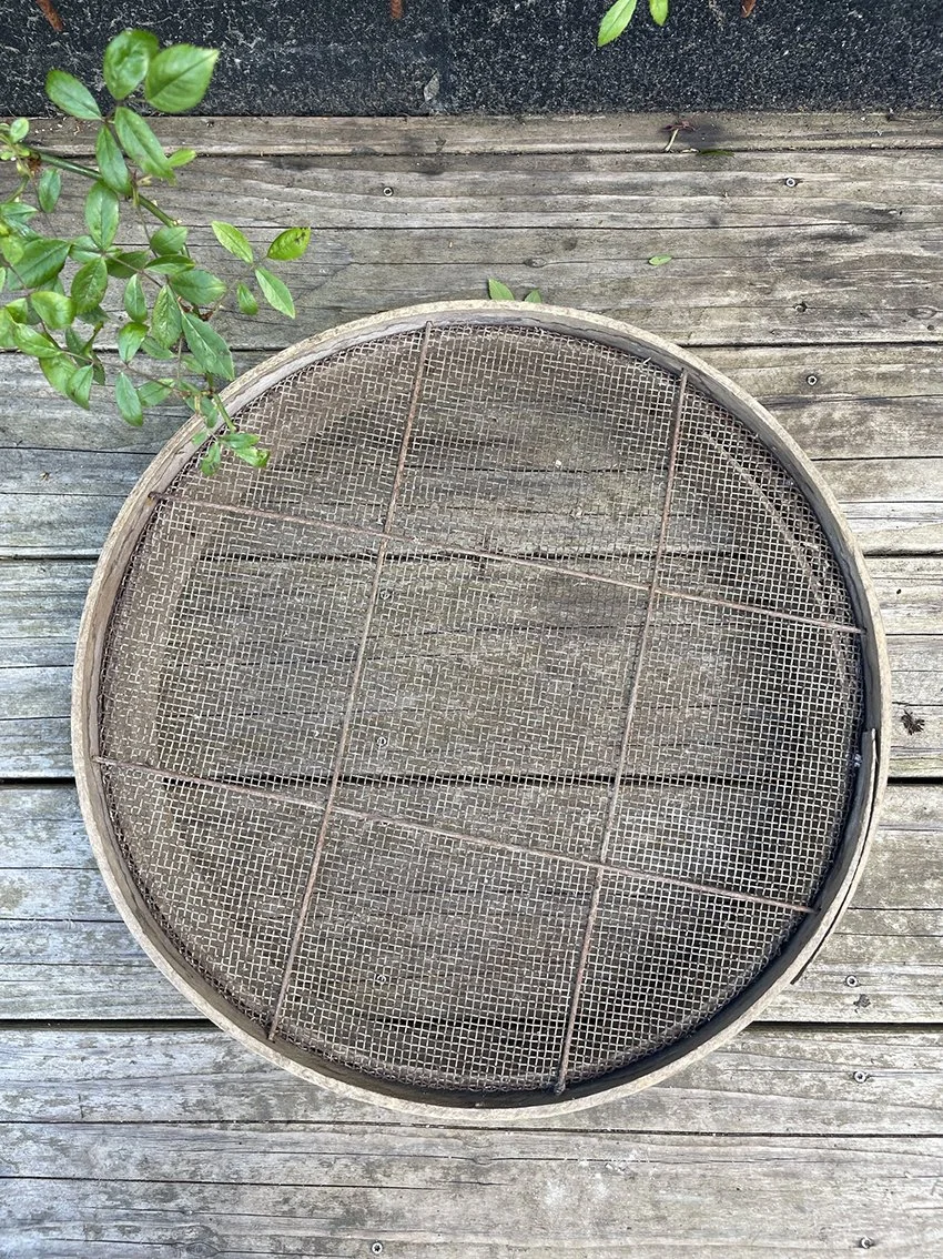 Vintage_wooden_sieve_3d.jpg