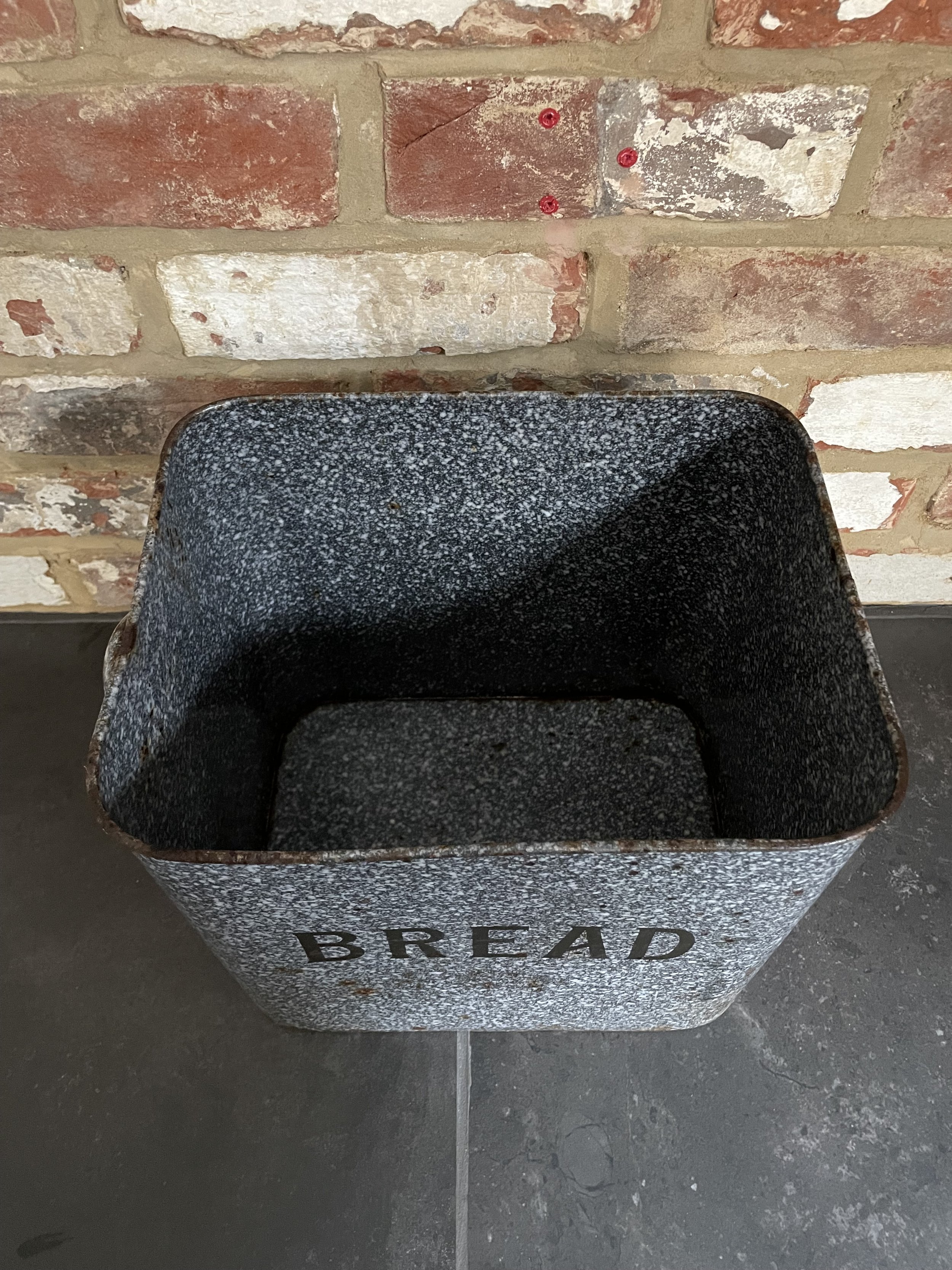Vintage_Breadbin_03e.jpeg
