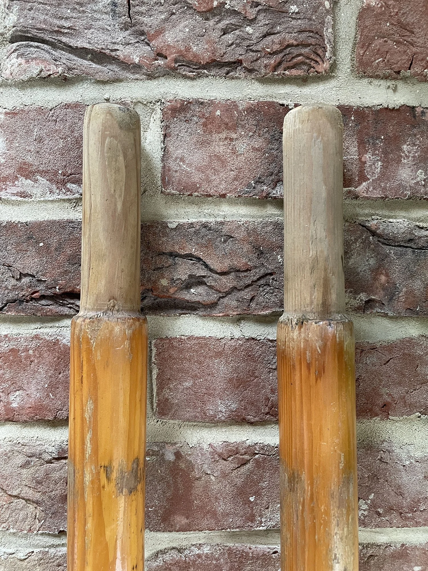 Vintage_wooden_oars_01c.jpg