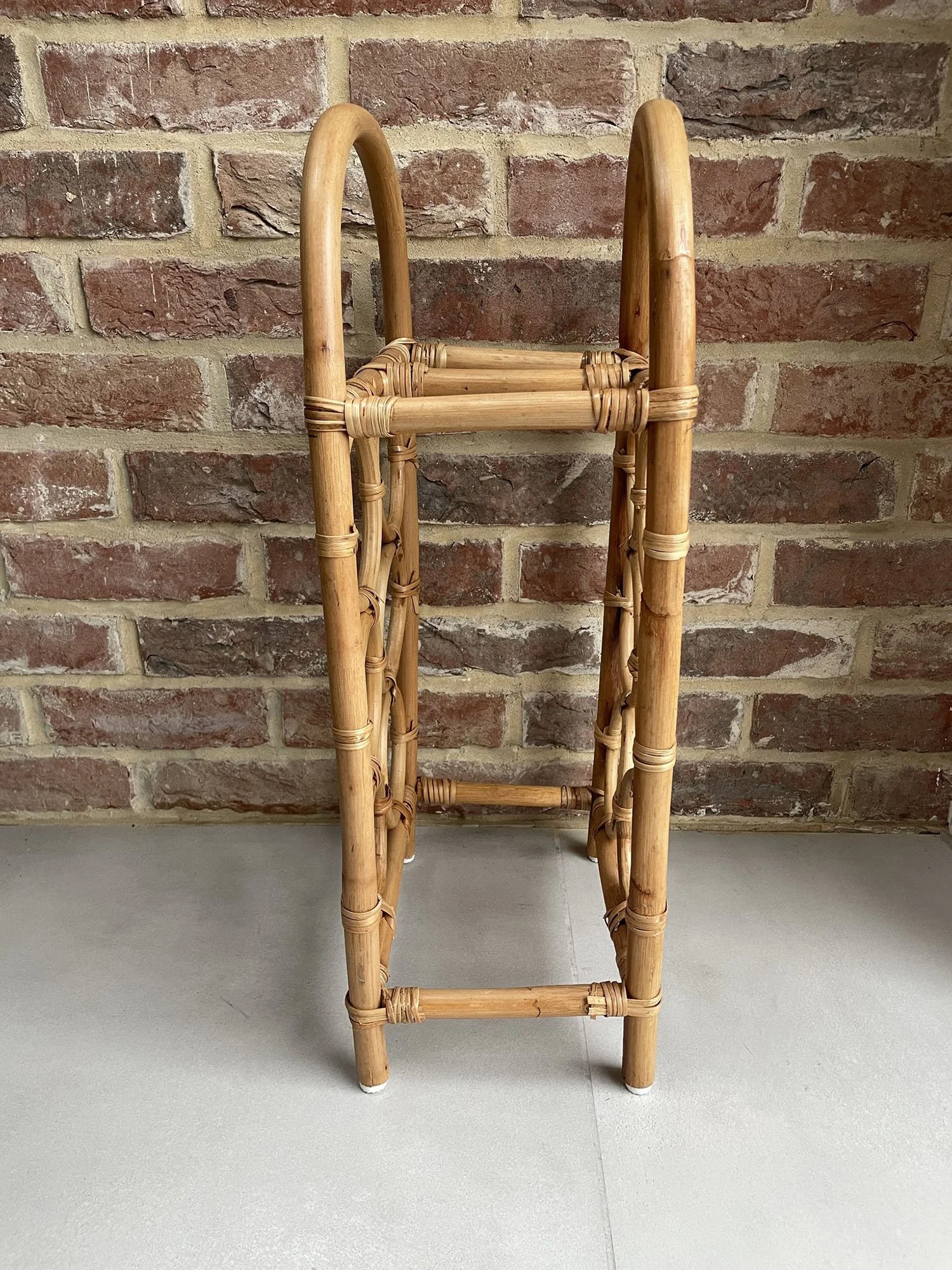 Vintage_rattan_winerack_01d.jpg