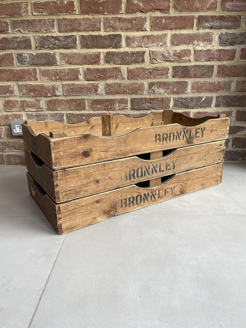 Vintage_Bronnley_crate_01e.jpg