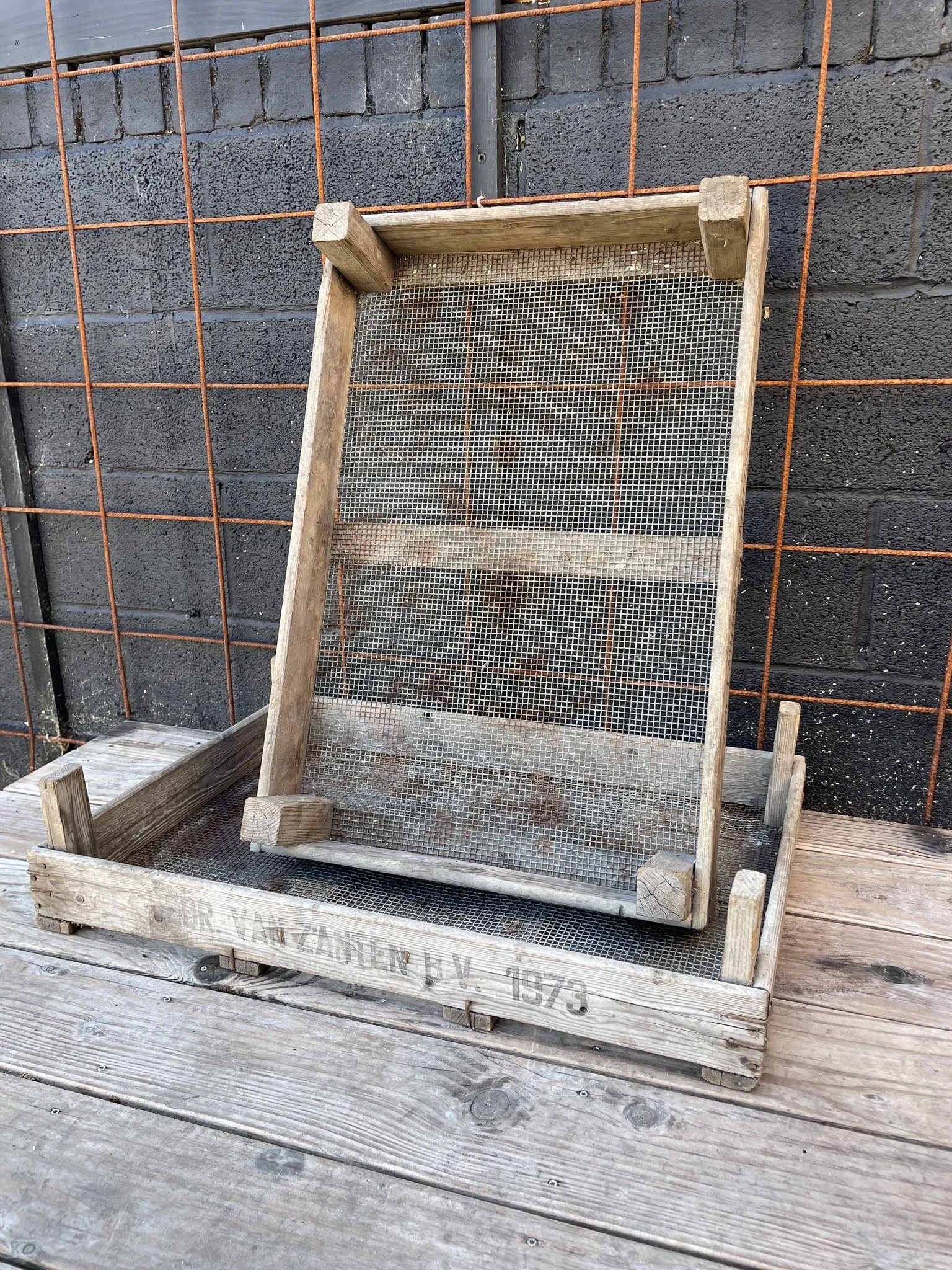 Vintage_apple_crates_01a.jpg