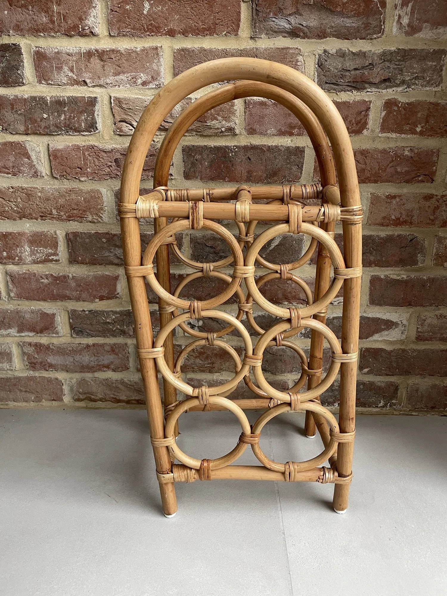 Vintage_rattan_winerack_01b.jpg