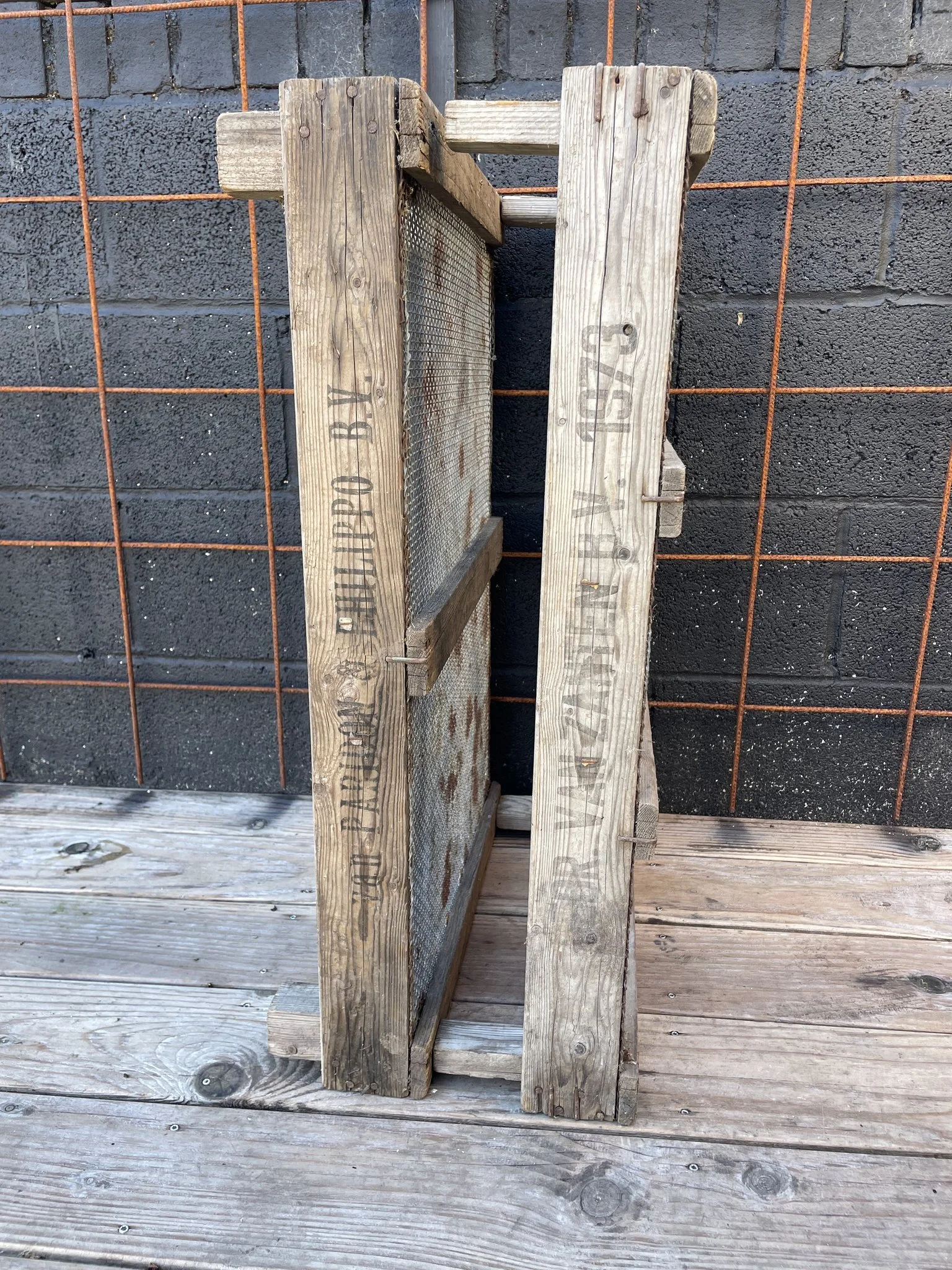 Vintage_apple_crates_01b.jpg