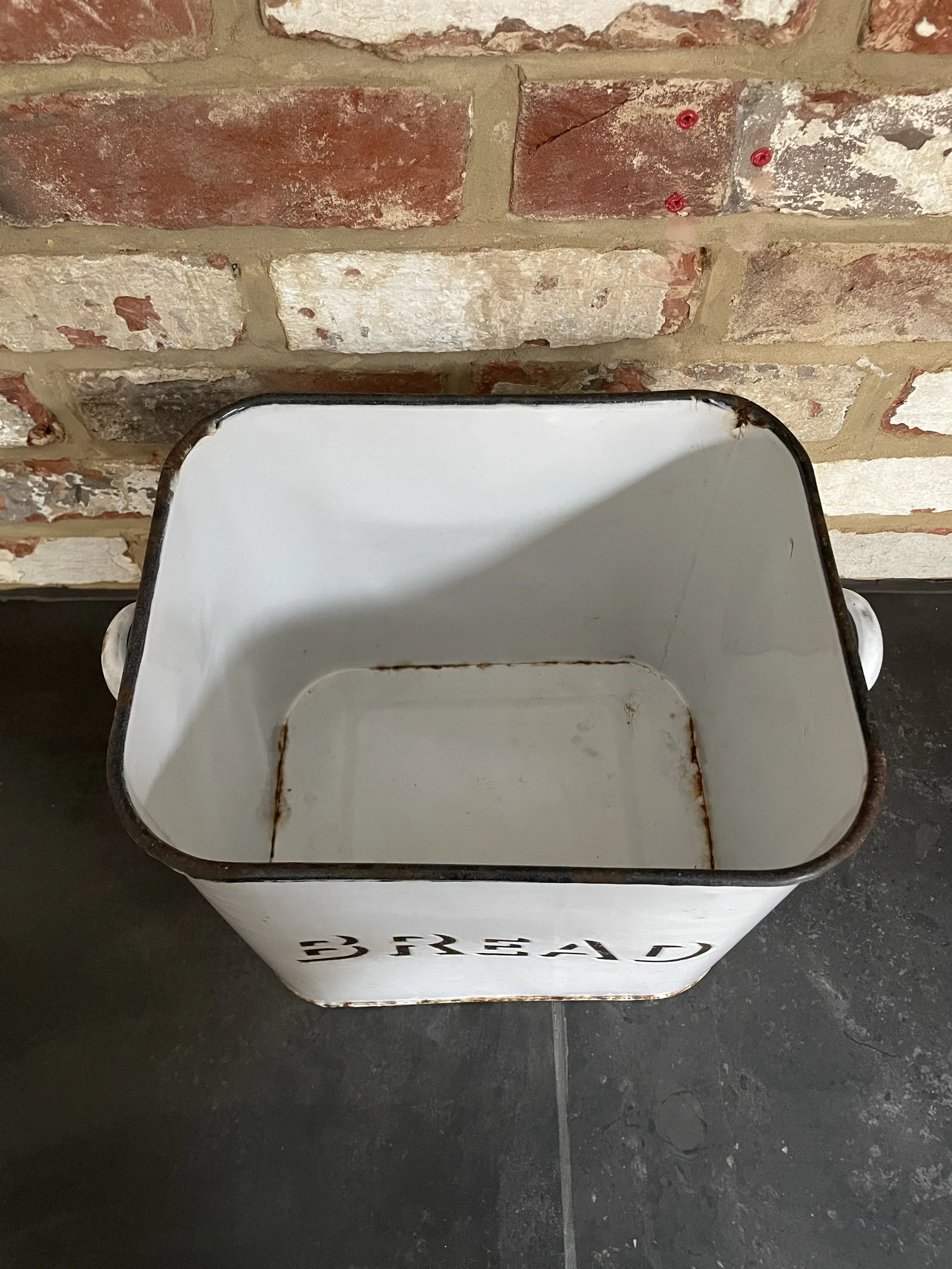 Vintage_Breadbin_01e.jpeg