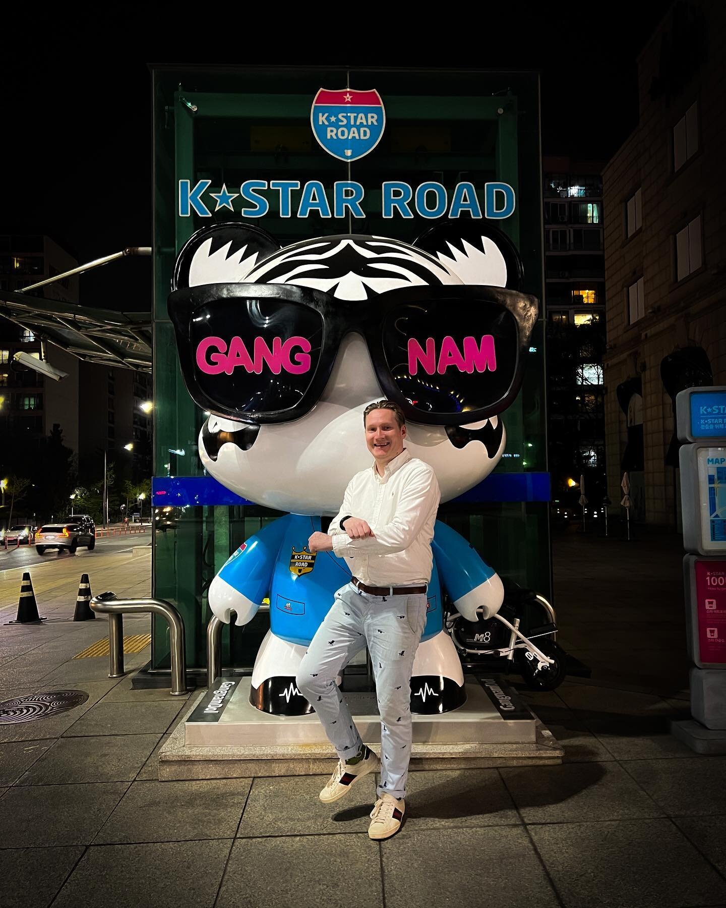 Gangham style grooves 😃🔥

#seoul #gangham #ganghamstyle #gidddiupgangham #onlyforthegram