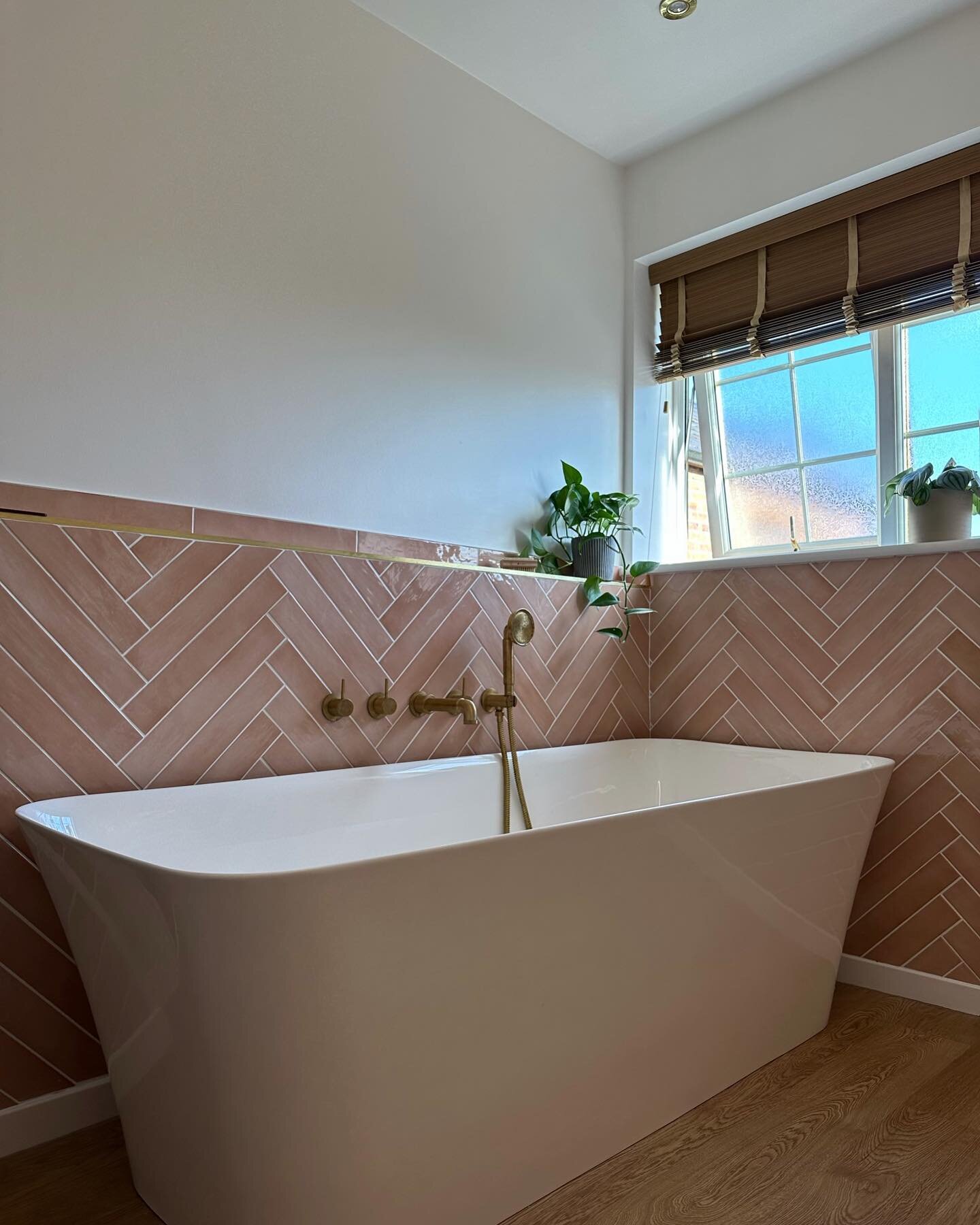 In this family bathroom, our clients chose a striking combination of pink tiles with soft accents of brass throughout. We just love how these beautiful tiles inject vibrancy, texture and character into the bathroom interior. It sure is the perfect pl
