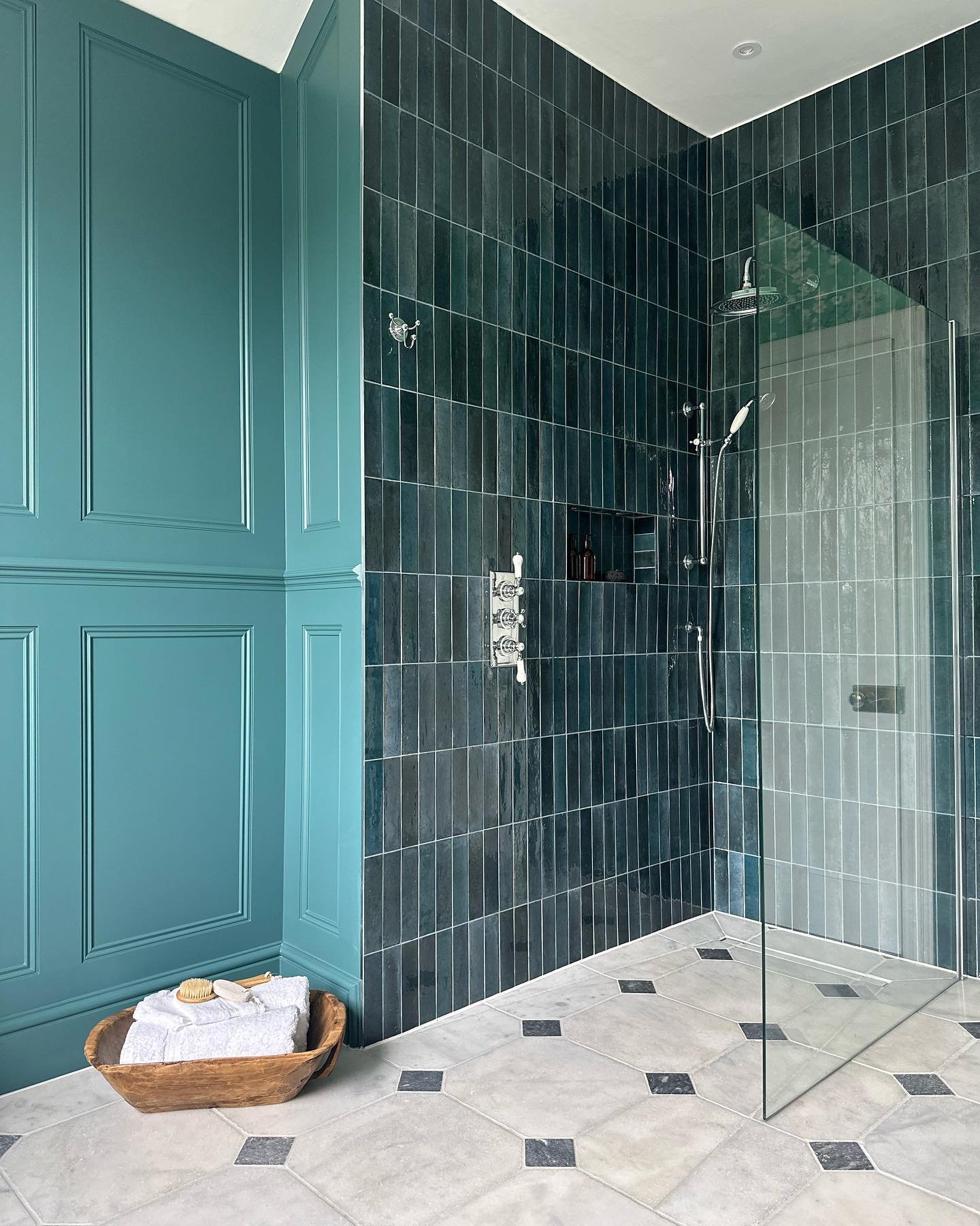 Transforming spaces and turning dreams into reality is what we pride ourselves on and this latest project is a testament to that! We removed an airing cupboard from this bathroom to create a large walk-in shower for our client. The beautiful blue met