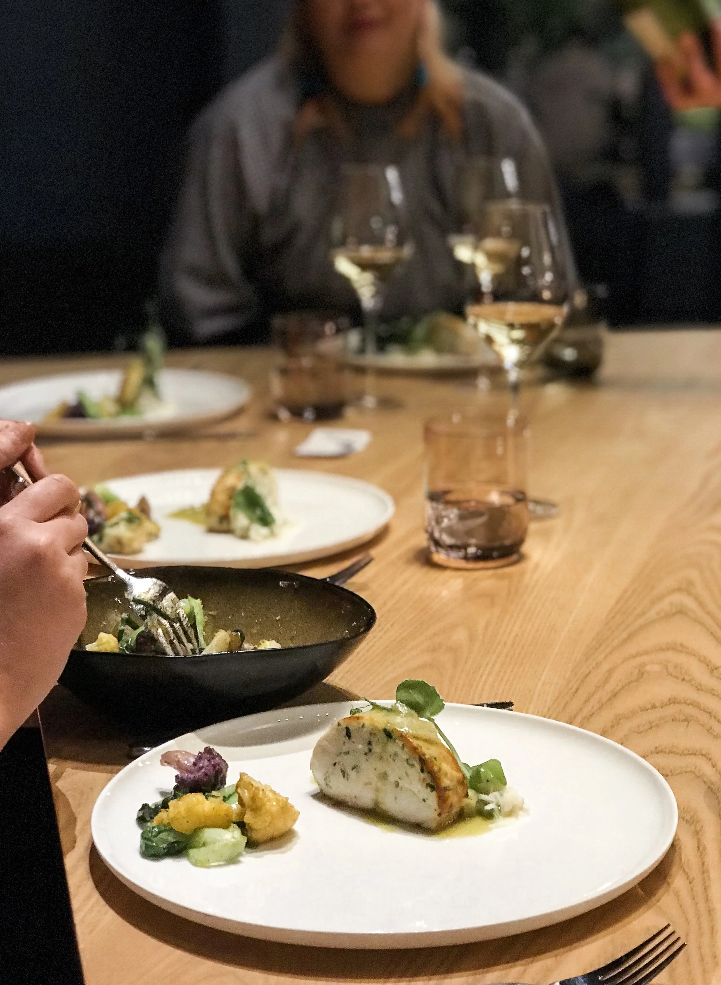  Paahdettua haukea, Jäämeren kuningasrapua ja paksoita   