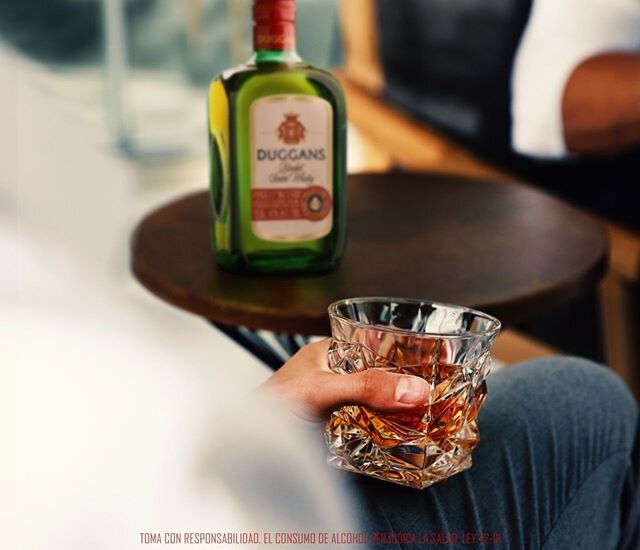 Brinda desde casa por la jornada culminada. 🥃 #BeDuggans ⁣⁣
⁣
⁣#Qu&eacute;dateEnCasa⁣
#Duggans ⁣⁣
#Whisky ⁣⁣
#PorqueTuMerecesMas ⁣⁣
#VDN