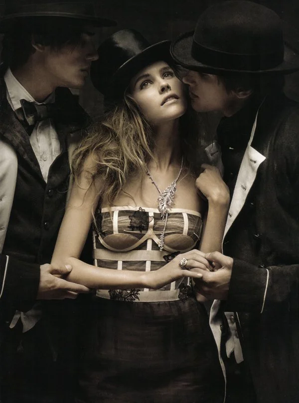 Isabel-Lucas-does-Vogue-Italia--october-09.jpg