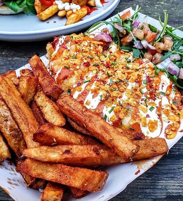 ARMOGEDDON A SWEAT ON 2.0 🔥
Our spicy Parmo topped with chorizo, fresh chili, hot sauce, soured cream, and spicy tortilla chips. Available on our new menu at @hatchmcr, back open from 12 tomorrow 👍🏻
📸 @hatchmcr