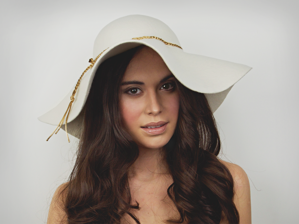 Stephanie Gallen AW 15 Casual Cream floppy felt.png