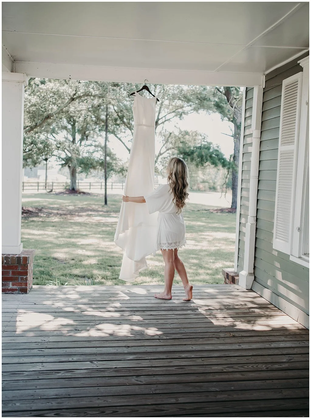We love this shot and this timeless dress. pc: Tamara Cole Photography