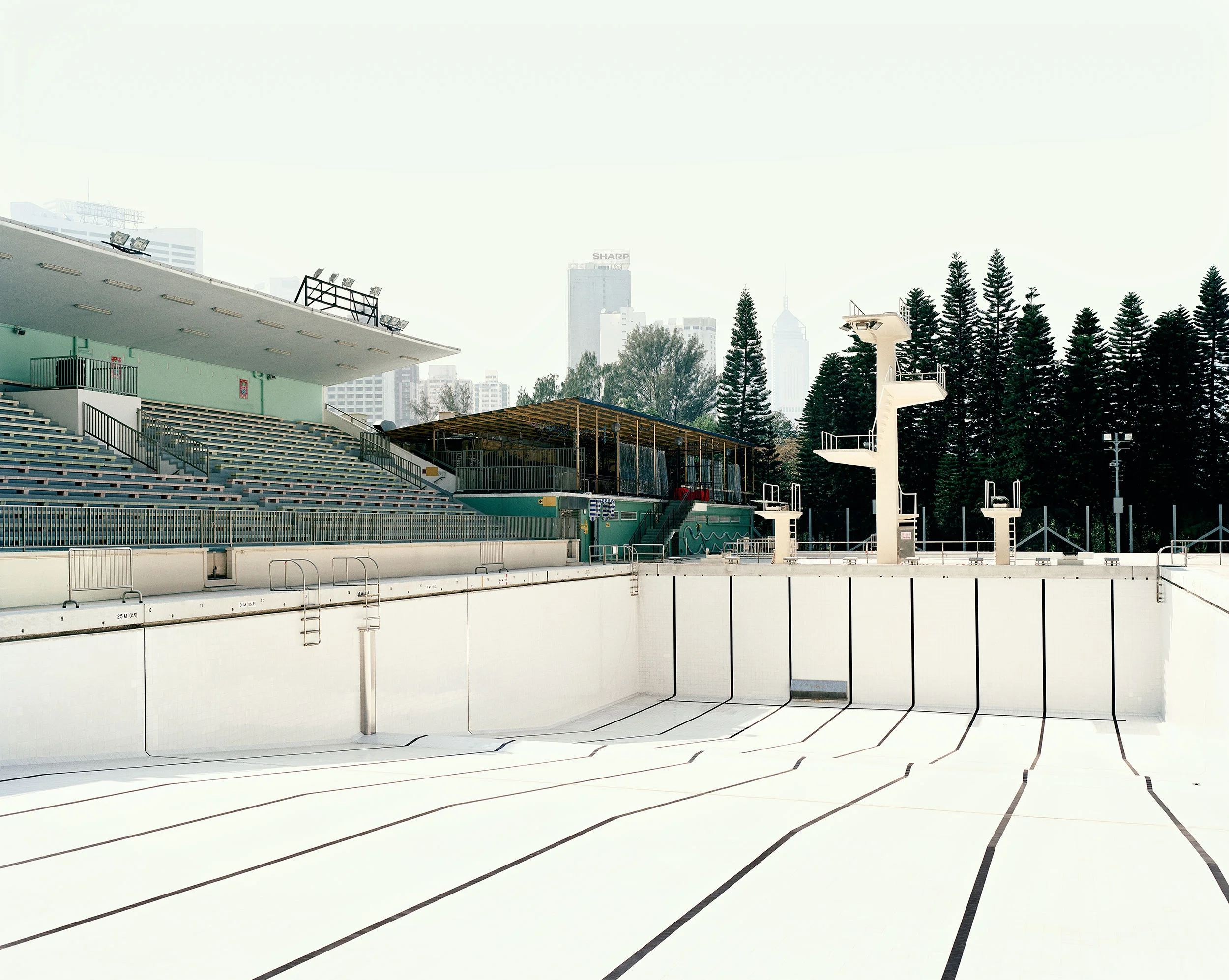 Empty-Pool-HK_X3.jpg