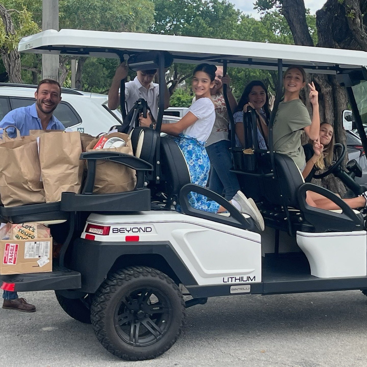Yesterday during service  the kids went around and collected the Thanksgiving food drive bags. Thanks everyone who participated! 🦃 🍠 🥧🍗 🍽️
