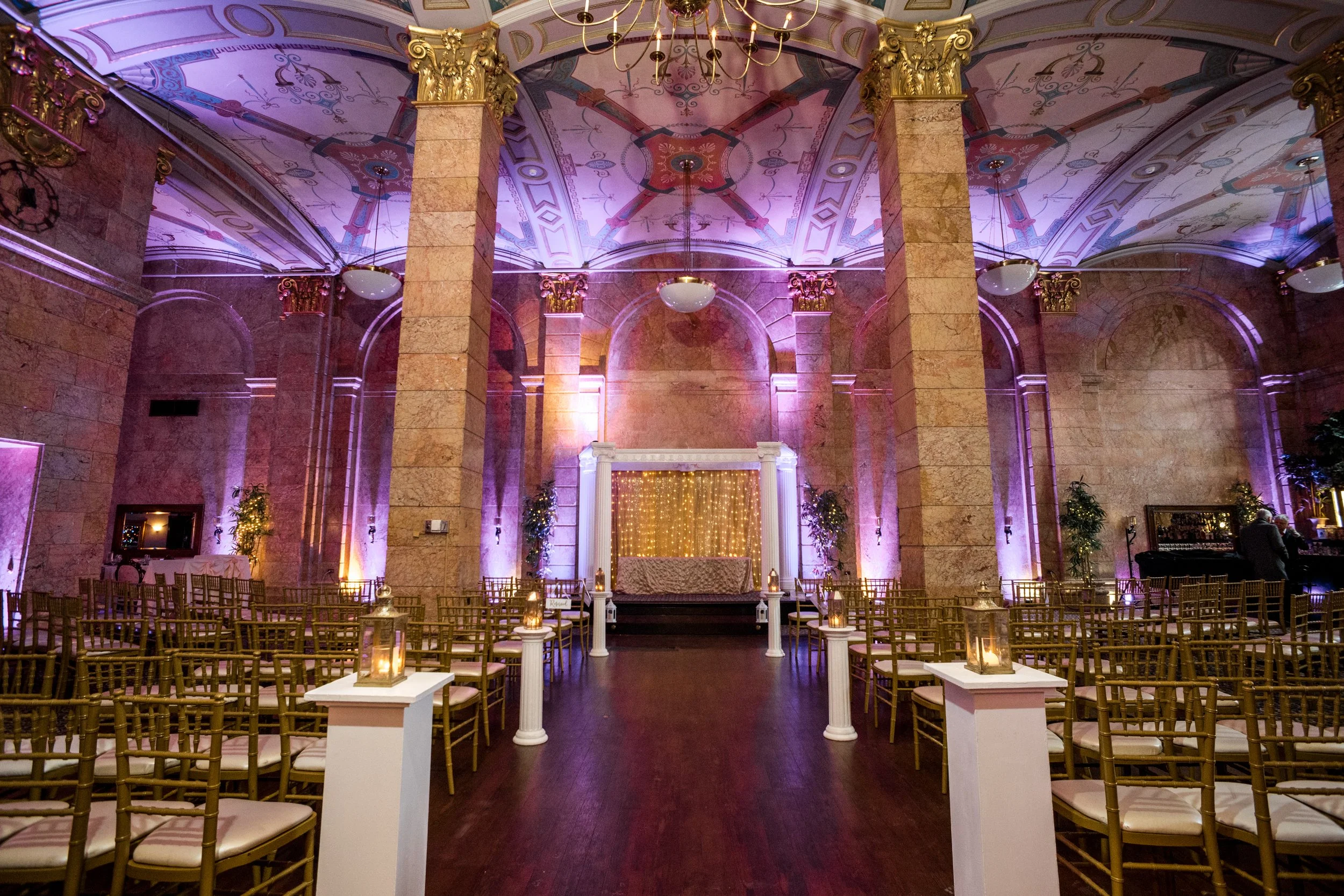 How to Decide Your Wedding Guest Count: Intimate Celebration or Big Bash?